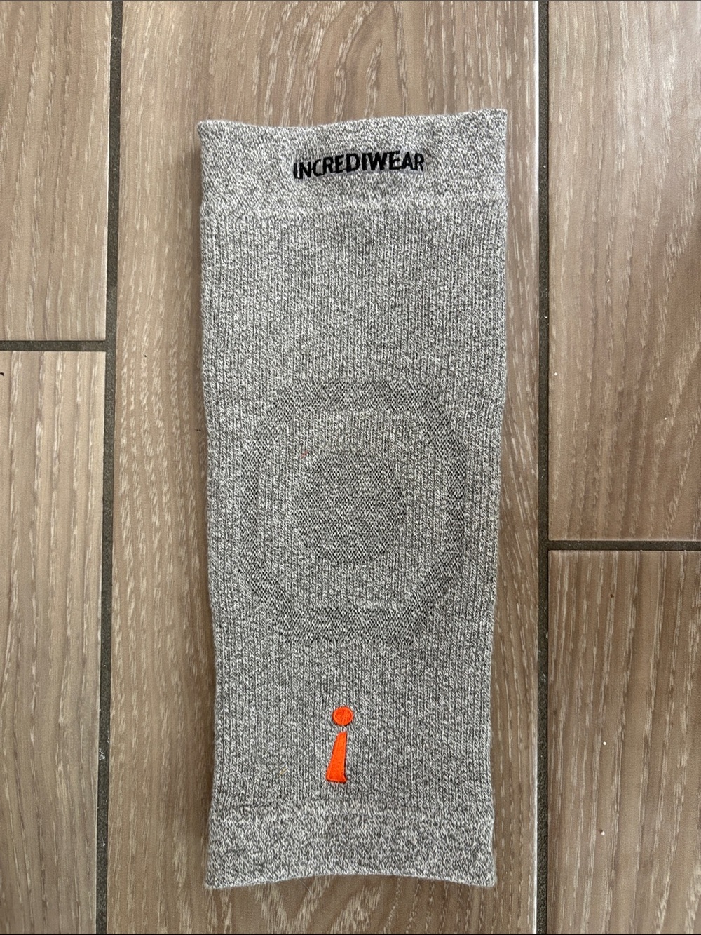 Incrediwear MEDIUM Knee Sleeve – Knee Braces for Knee Pain, Joint Pain Relief